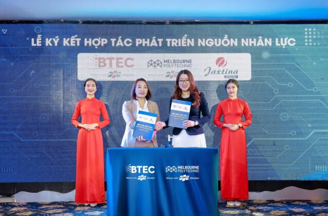 Jaxtina ký hợp tác phát triển nguồn nhân lực với Cao đẳng Anh quốc BTEC FPT