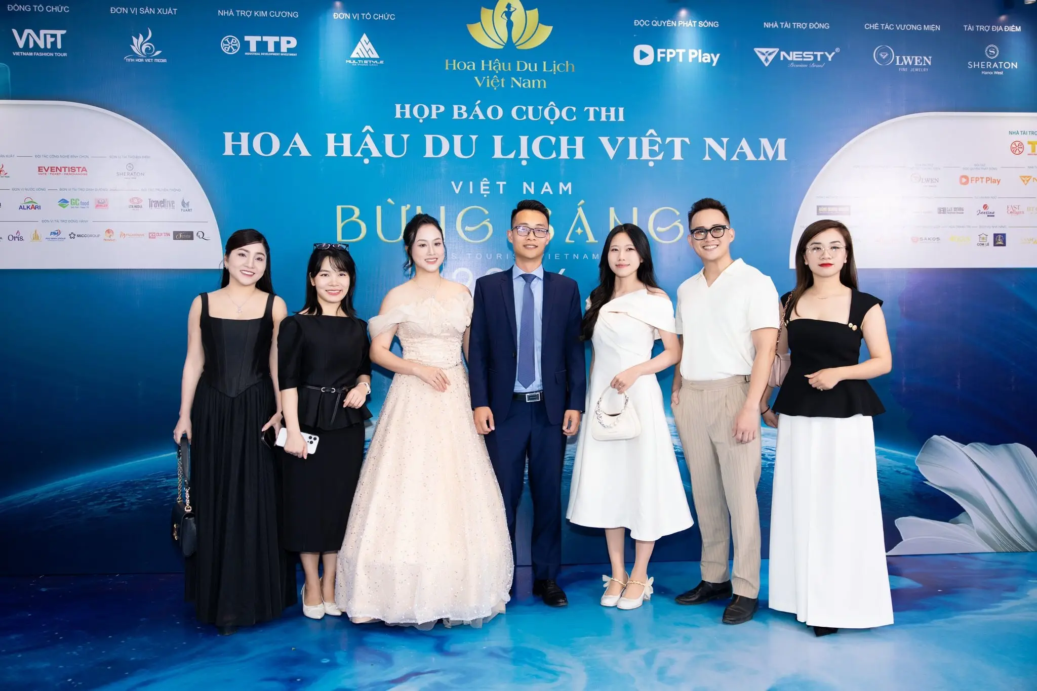 Jaxtina dong hanh cung Hoa Hau Du Lich Viet Nam 2025