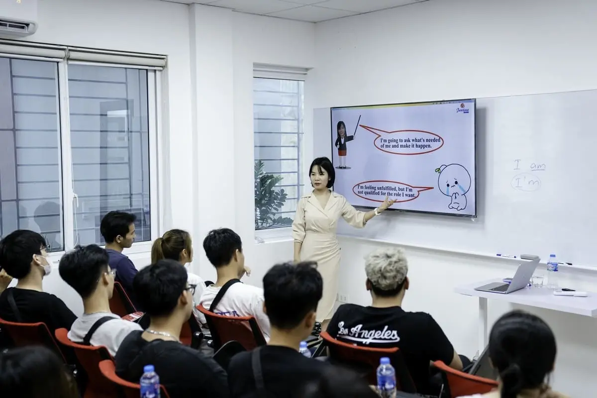 Cách học tiếng Anh cho sinh viên năm nhất đại học nhanh tiến bộ