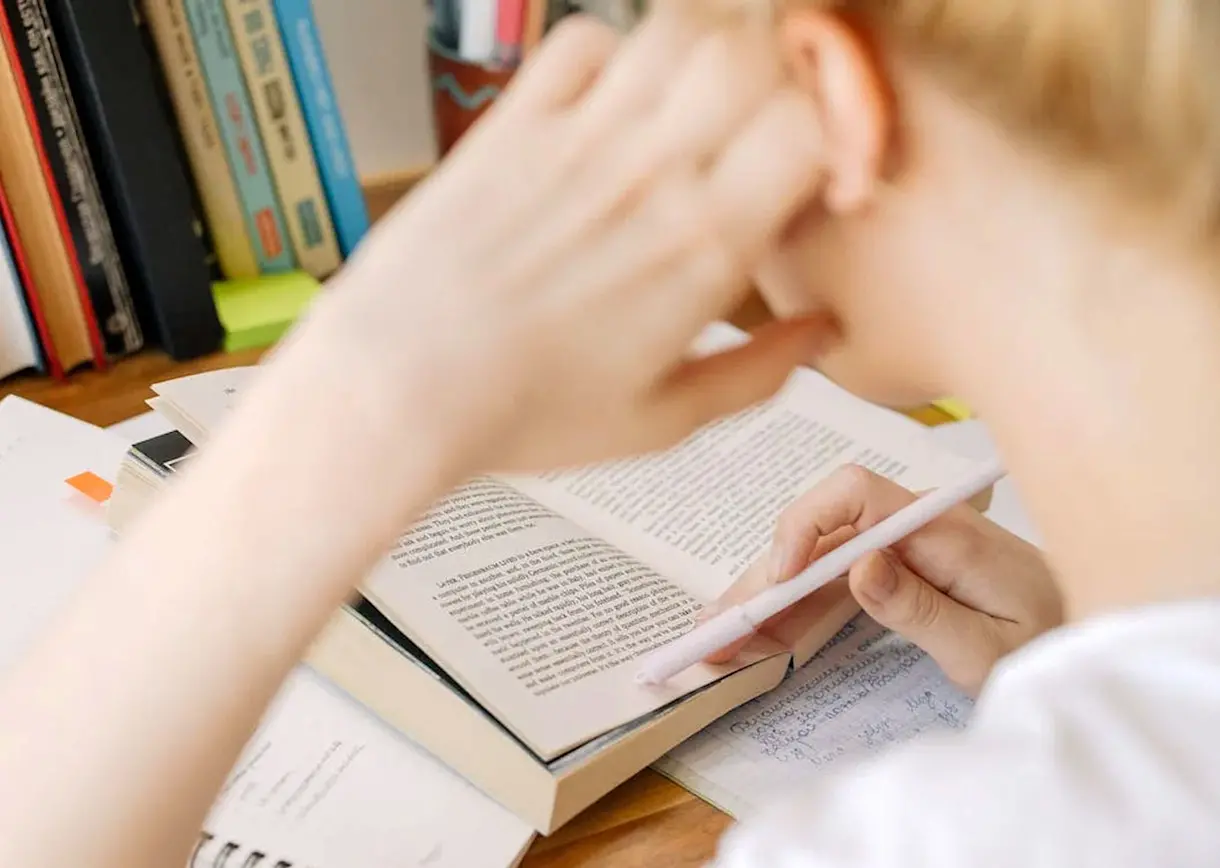 Bạn cần phát triển toàn diện cả vốn từ vựng, ngữ pháp lẫn kỹ thuật đọc hiểu để làm tốt bài thi