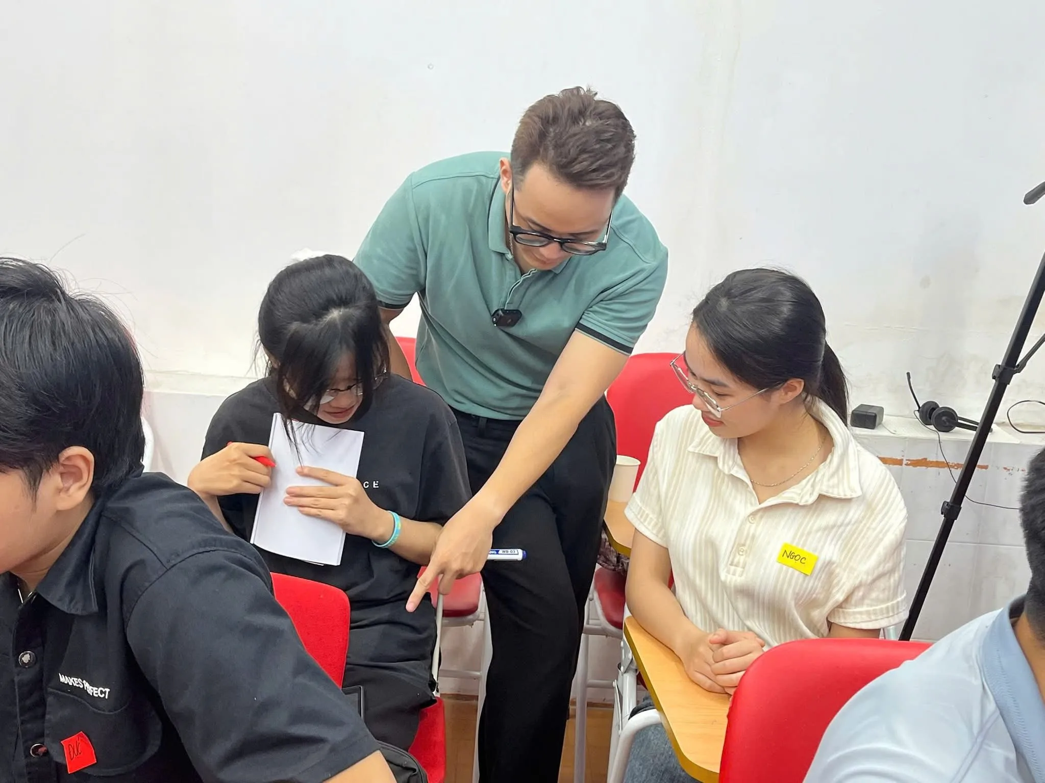 Nghe thật nhiều tiếng Anh