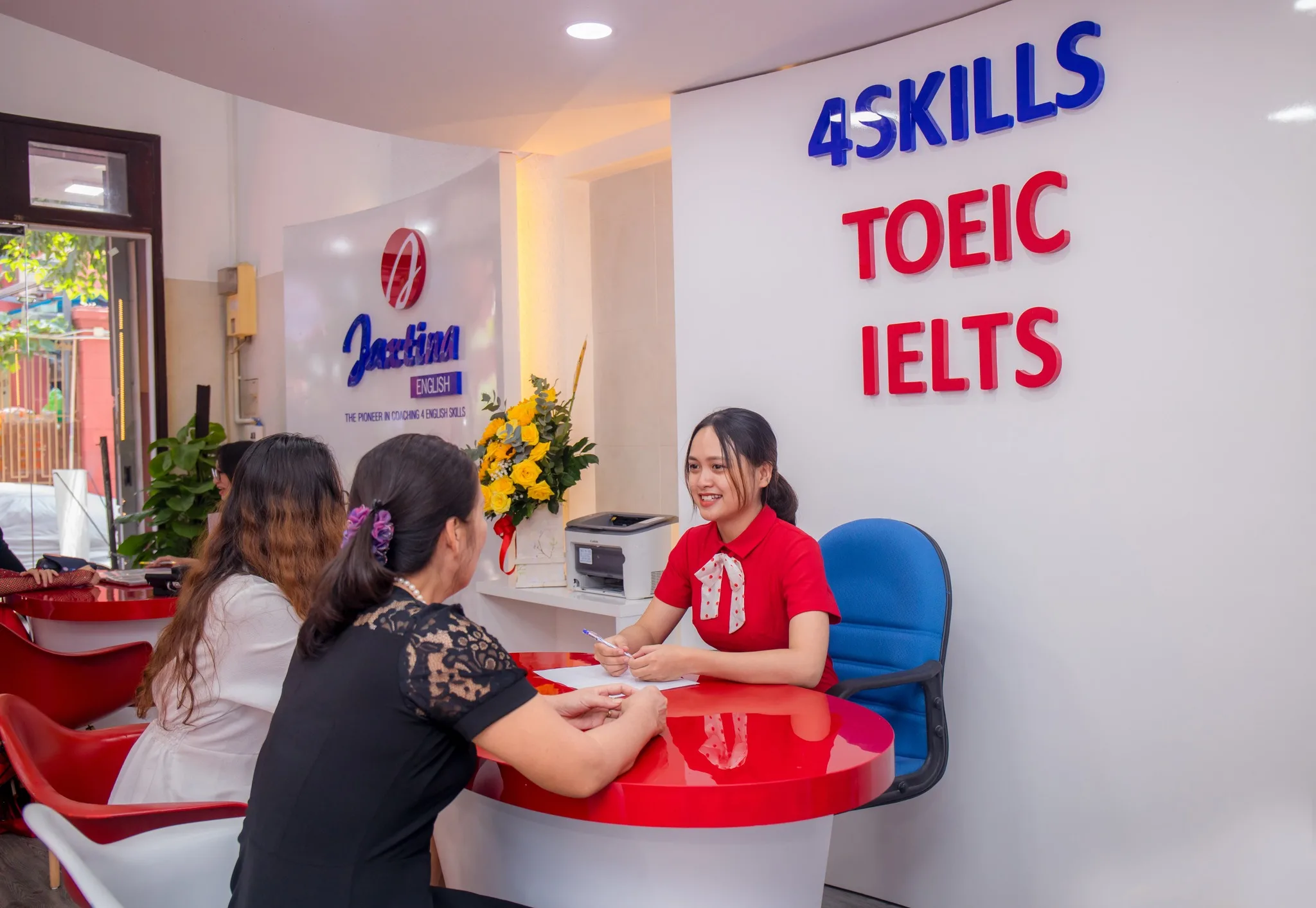 học tiếng anh trực tiếp với người nước ngoài