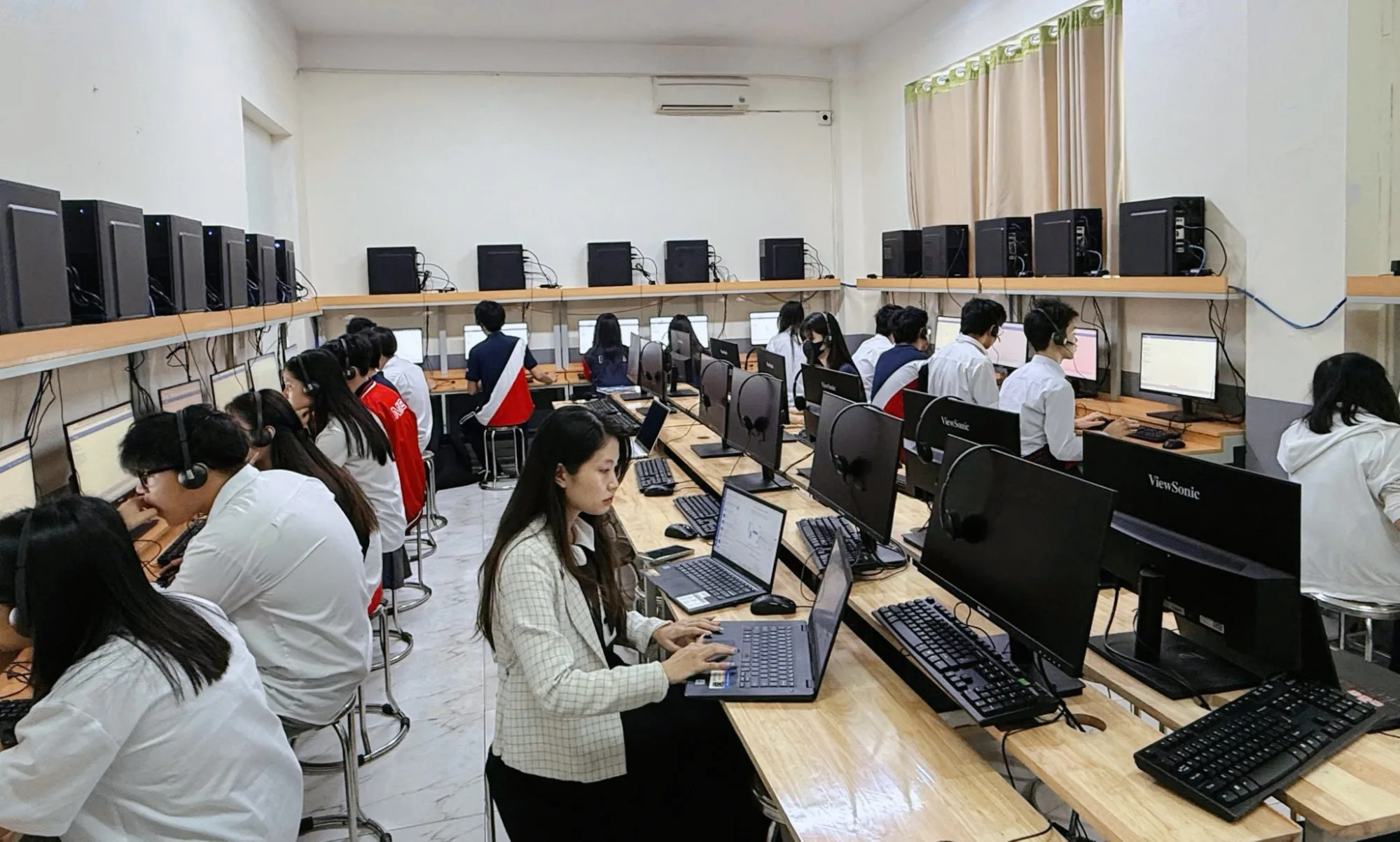 Jaxtina English Center có lừa đảo không? Sự thật đằng sau là gì? 12 Jaxtina lừa đảo