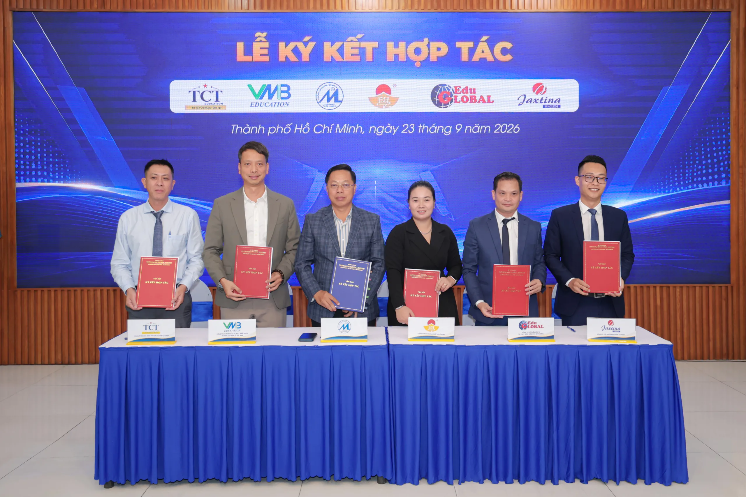 Jaxtina English Ký Kết Thỏa Thuận Hợp Tác Chiến Lược Cùng Trường Đại Học Tài Chính - Marketing (UFM) 2 15 scaled